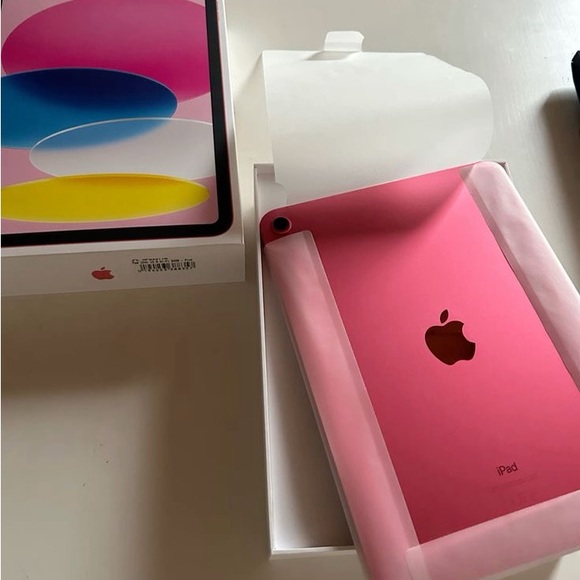 iPad - Picture 1 of 1